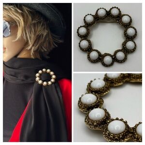 Vintage Gold Tone Milk Glass Cabochon Wreath Brooch